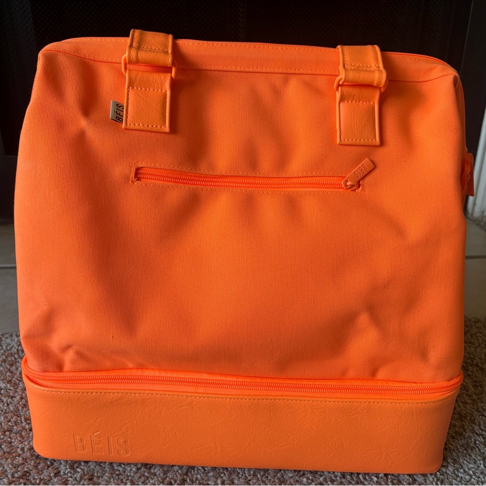 BÉIS Mini Weekender, Cosmetic Case, and Cosmetic Pouch Set in Creamsicle - Picture 3 of 3